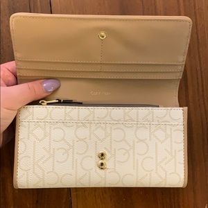 NEW CALVIN KLEIN large white leather logo wallet